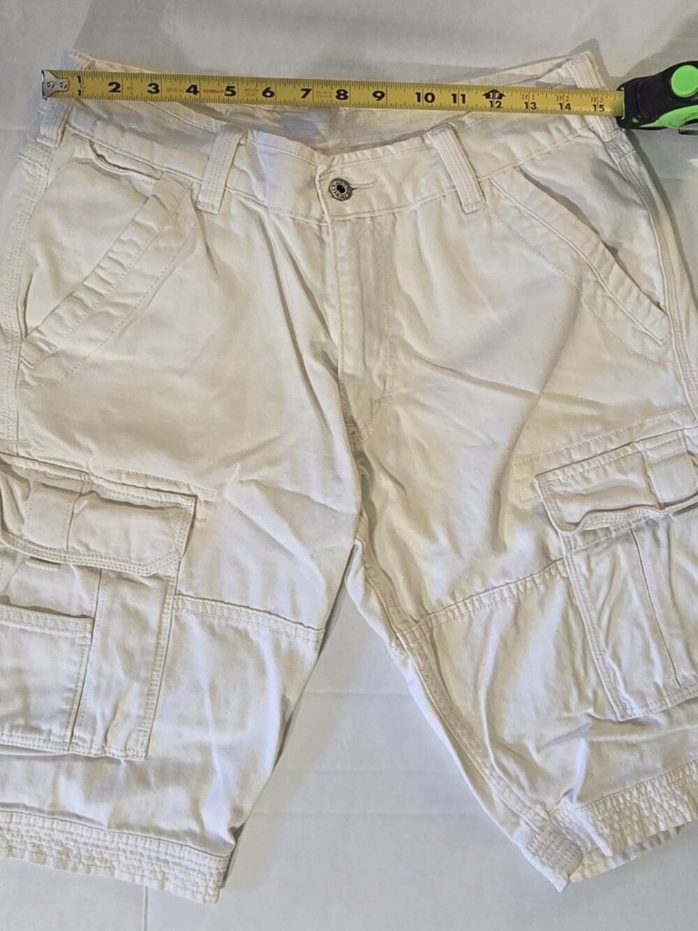 Levi's Mens 31 White Cargo Shorts 100% Cotton Twill Button Fly Utility Pockets